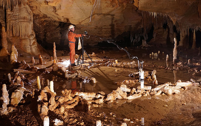 250,000-Year-Old Neanderthal Teeth Analyzed