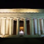Pod Lincoln Memorial vzniklo nové múzeum. Návštevníkom ukáže skrytý priestor pod pamätníkom Pod Lincoln Memorial vzniklo nové múzeum. Návštevníkom ukáže skrytý priestor pod pamätníkom