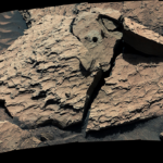 Curiosity si na Marse priblížila kameňu, ktorý sa jej prilepil na vrták NASA’s Curiosity Takes Close Look at Rock That Got Stuck on Drill