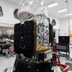 NASA a Eta Space pripravujú test technológie pre superchladné palivo na obežnej dráhe The LOXSAT payload is displayed inside Rocket Lab’s Spacecraft Production Complex in Long Beach, California.