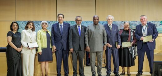 Director-General presents Award for Global Health to four distinguished leaders
