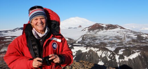 Johnson’s Cindy Evans Prepares Artemis Teams for Lunar Science