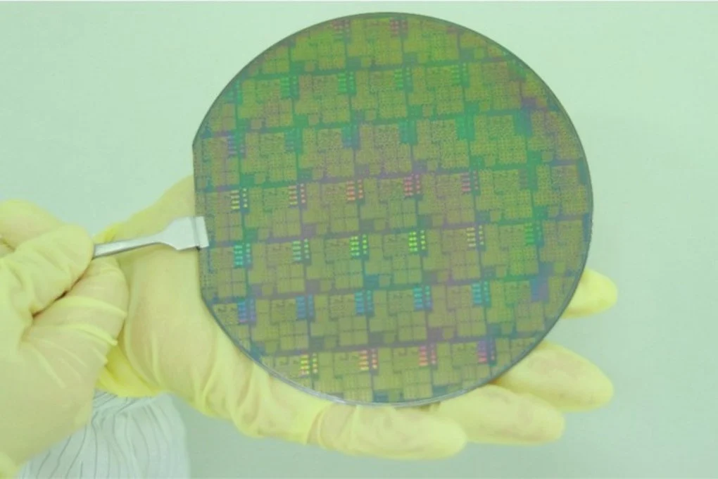 Huawei and scientists build 2D parallel computing chip that rewrites Moore’s Law