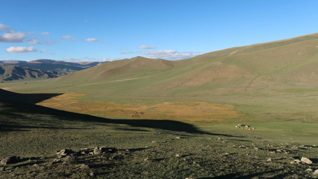 Mongolské pohorie Hangay zrejme vyrástlo po tom, čo sa kôra „odrazila“ späť