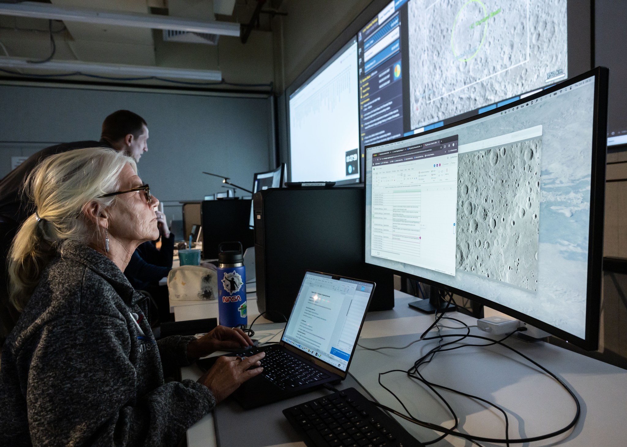 Johnson’s Cindy Evans Prepares Artemis Teams for Lunar Science