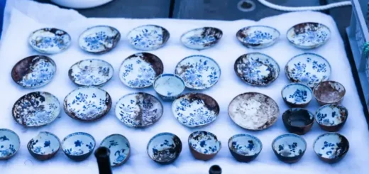 Pri Nórsku objavili vrak z 18. storočia plný neporušeného porcelánu a luxusného tovaru