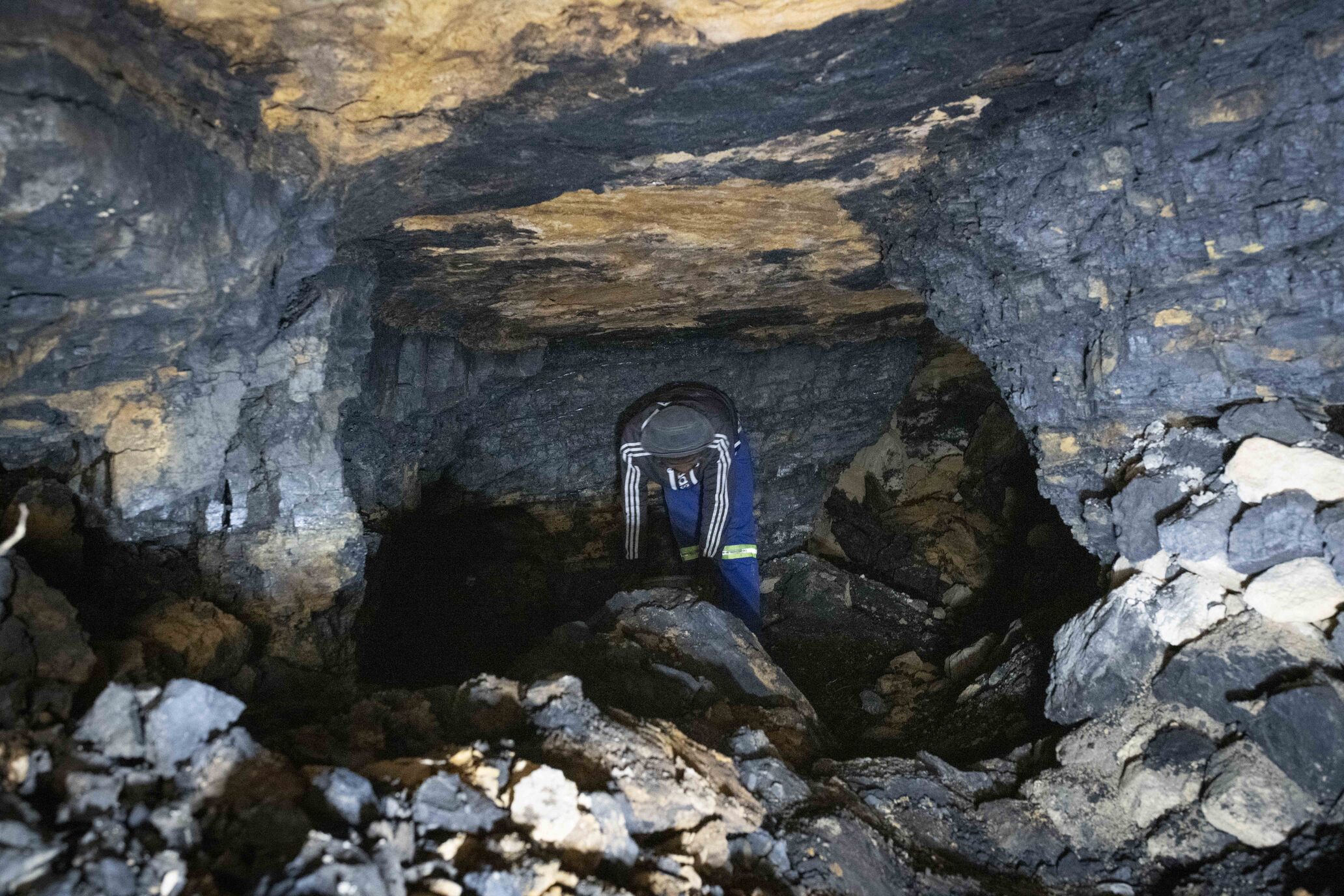 Abandoned mines left open become dangerous ways for impoverished local people to collect coal to burn for energy and sell. Image courtesy of Daylin Paul/Centre for Environmental Rights (CER).