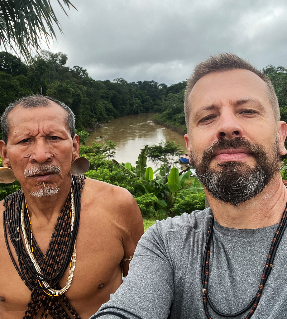 Dalberto with a member of the Tawaya Village of the Matis people in Javari Valley, Amazonas, Brazil. Image courtesy of Federal Public Prosecutor's Office (MPF) / Daniel Dalberto.