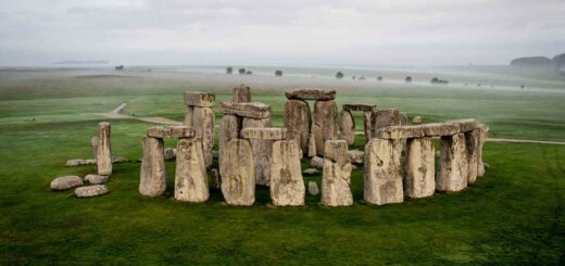 Ako sa oltárny kameň v Stonehenge dostal na Salisbury Plain? Vedci viac veria ľuďom než ľadovcu