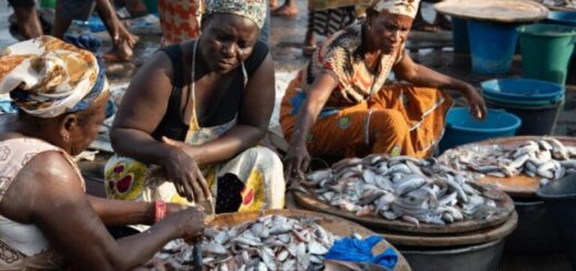 Ugandská podnikateľka Lovin Kobusingye upozorňuje, že ženy v africkom rybárstve zostávajú neviditeľné