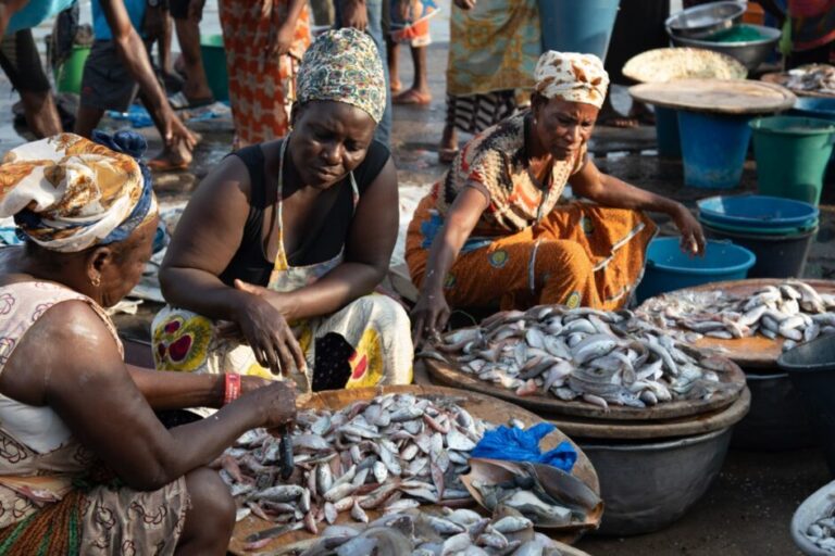 Ugandská podnikateľka Lovin Kobusingye upozorňuje, že ženy v africkom rybárstve zostávajú neviditeľné