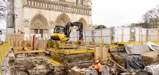 Pri Notre-Dame odkrývajú vrstvy parížskych dejín od Rimanov po stredovek