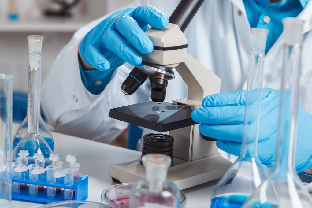 Irregularities cited include researchers claiming personal consumer goods, such as household appliances, under the guise of “reagents and consumables” for laboratory use. Photo: Shutterstock