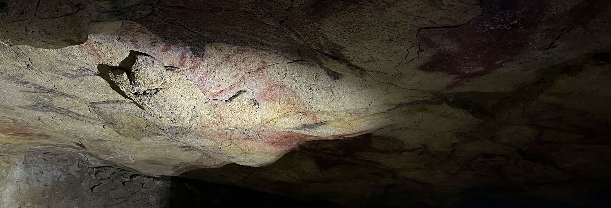 Vedci našli pravekú ľudskú DNA na stenách jaskýň na Pyrenejskom polostrove