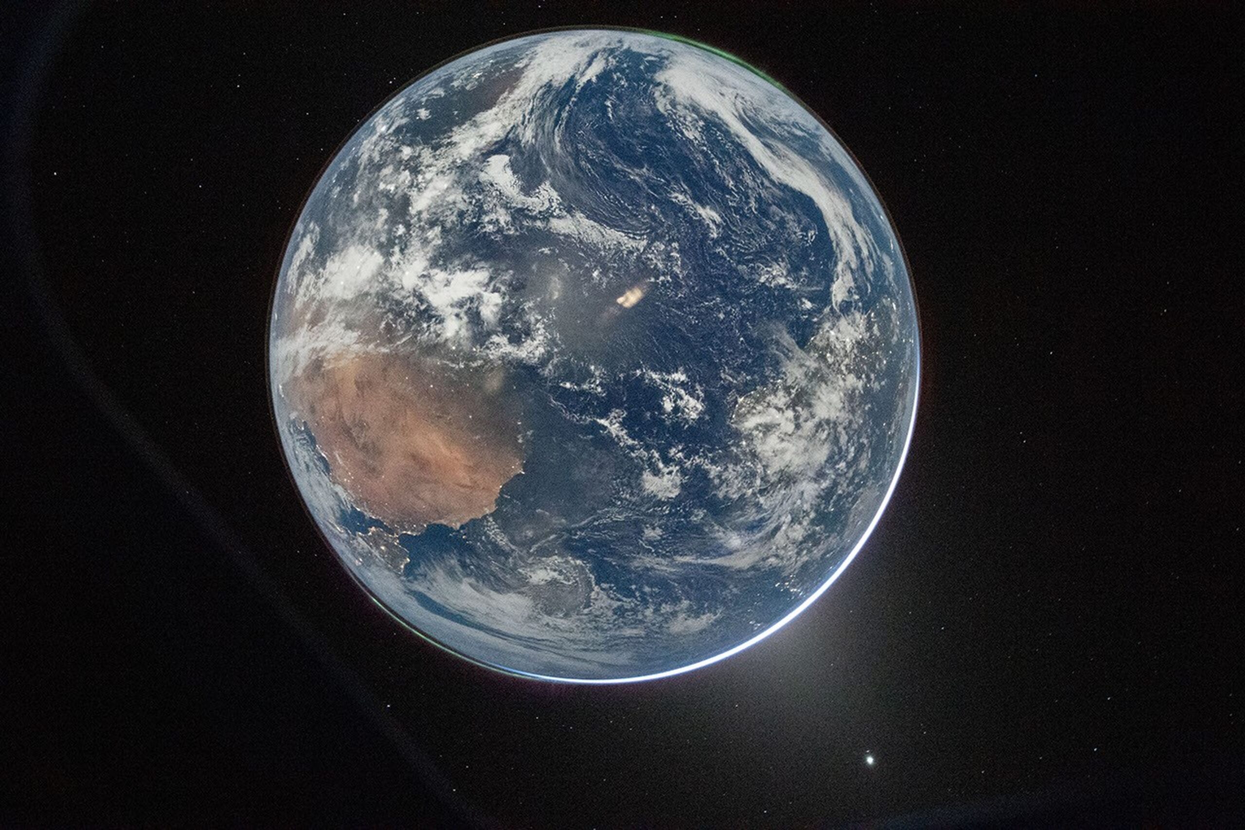 Earthrise, Earthset: Looking Towards Home