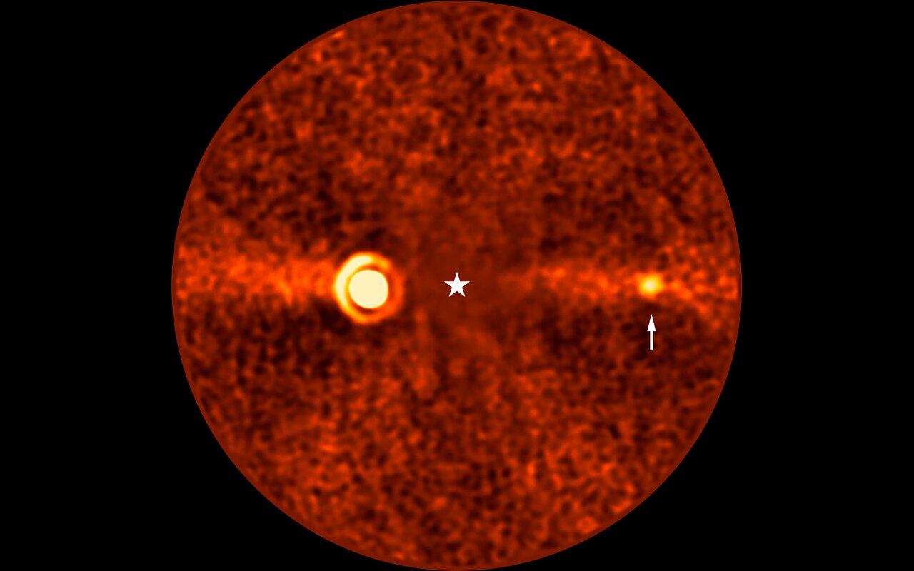 Astronómovia objavili planétu Beta Pictoris d, ktorá sa viac než desať rokov skrývala v archívoch