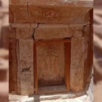V egyptskej oáze Dakhla objavili hrobku s 1 700 rokov starou gréckou elegiou na otca V egyptskej oáze Dakhla objavili hrobku s 1 700 rokov starou gréckou elegiou na otca