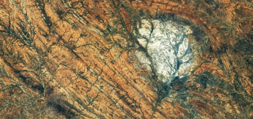 NASA zachytila z obežnej dráhy vzácny výbežok anortozitu. Na Zemi pripomína mesačnú krajinu
